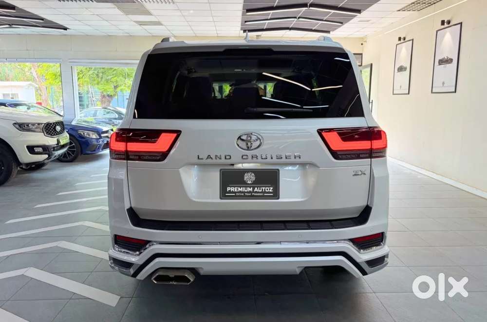 Toyota Land Cruiser V8 Petrol, 2026, Petrol