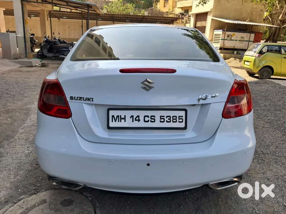 Maruti Suzuki Kizashi 2.4 2012