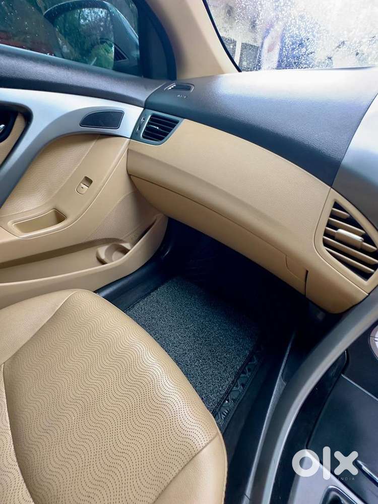 Hyundai New Elantra 2013 Petrol 65000 Km Driven