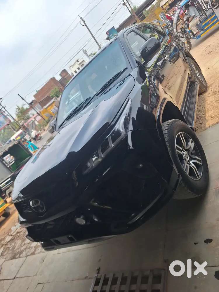 Toyota Fortuner Legender 2011