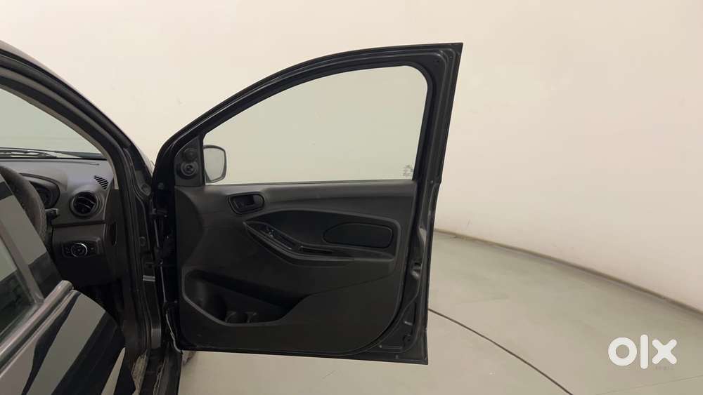 Ford Figo Ambiente, 2015, Petrol