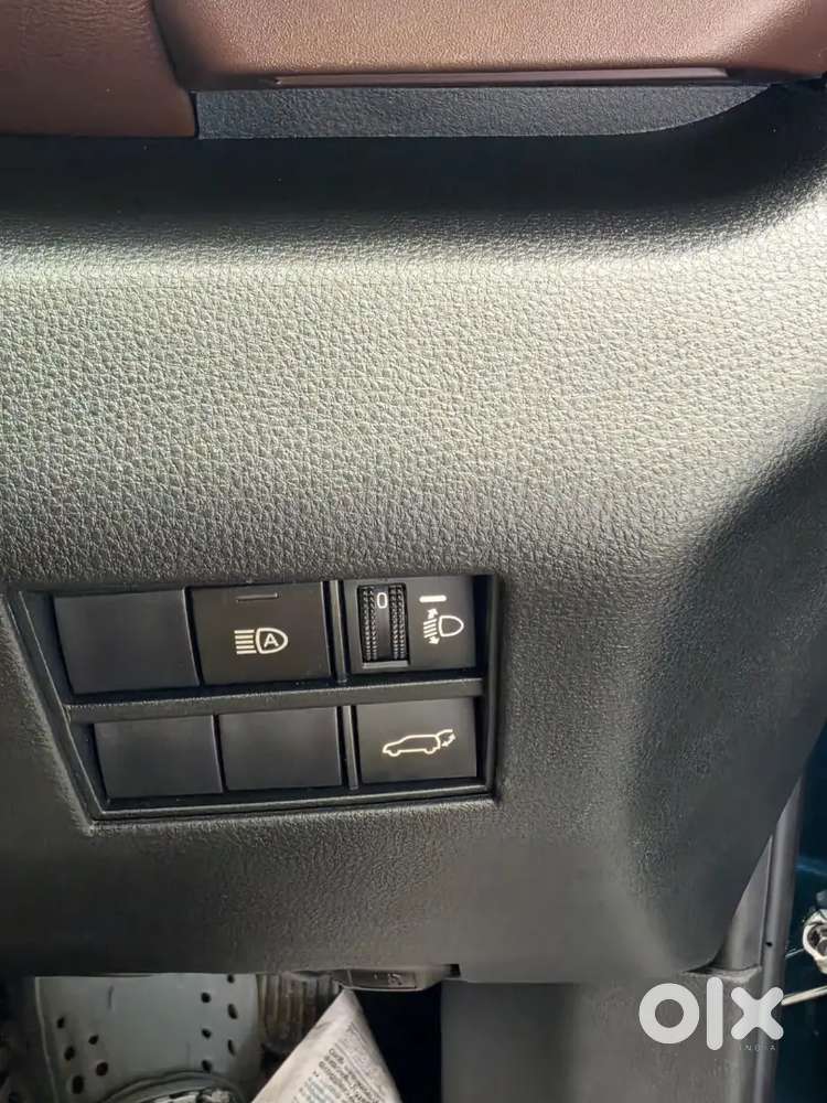 Toyota Innova Hycross Zx(o) Hybrid 1st Owner, 2025 Registered 32000 Km