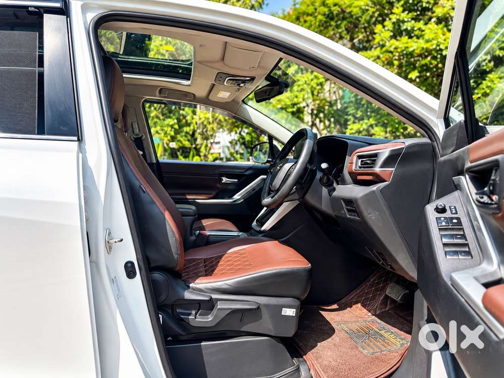 Toyota Innova Hycross 2.0 Vx (o) Hybrid 8 Str, 2024, Petrol