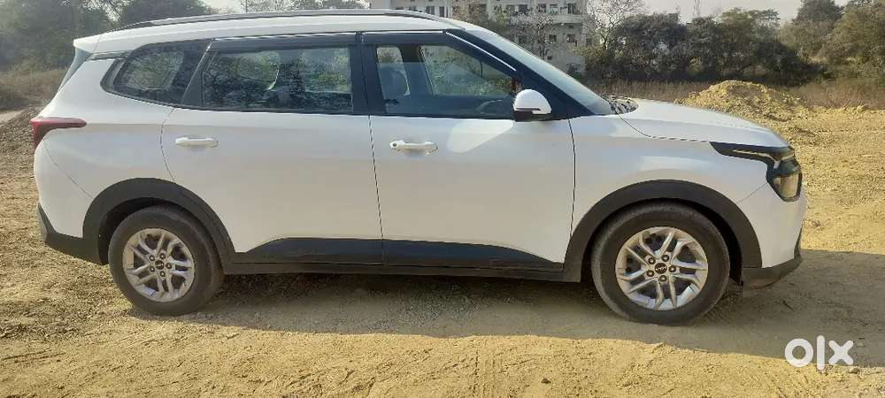 Kia Carens 2023 Diesel 44000 Km Driven