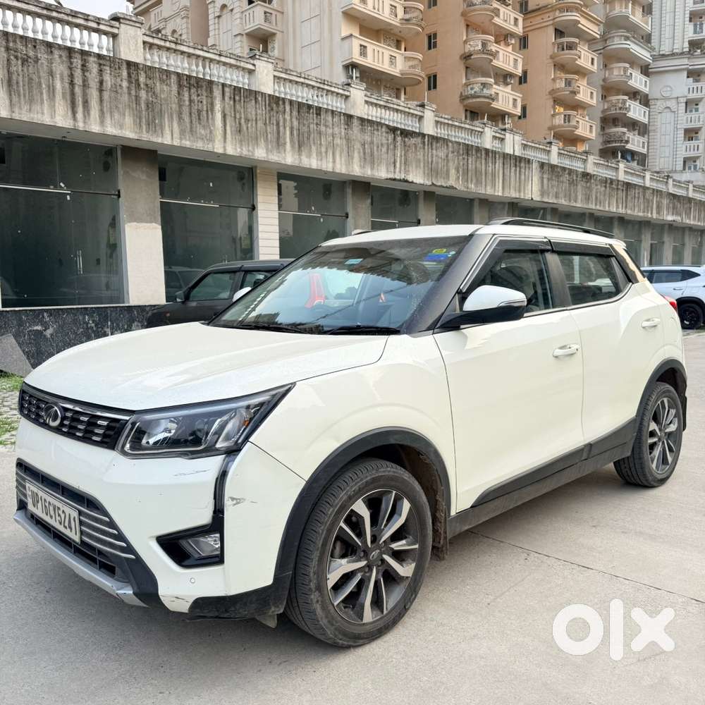 Xuv 300w(o) Sunroof Push Button