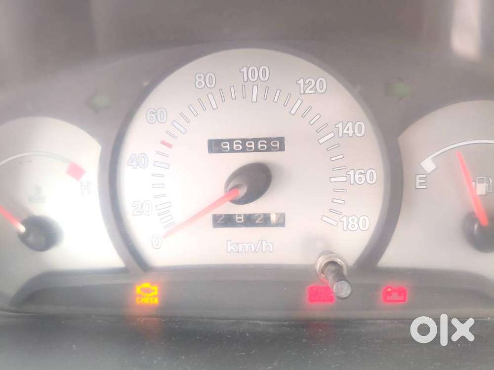 Cng Running Range 250 Km  One Cylinder Refill