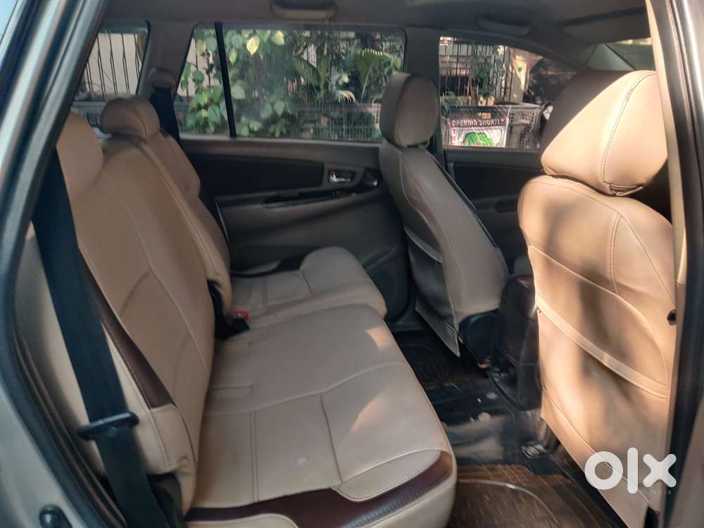 Toyota Innova 2.5 Vx (diesel) 8 Seater Bs Iv, 2015, Diesel