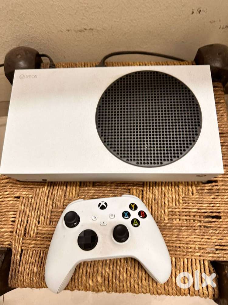 Microsoft Xbox Series S + 2 Wireless Controllers | Like New Condition