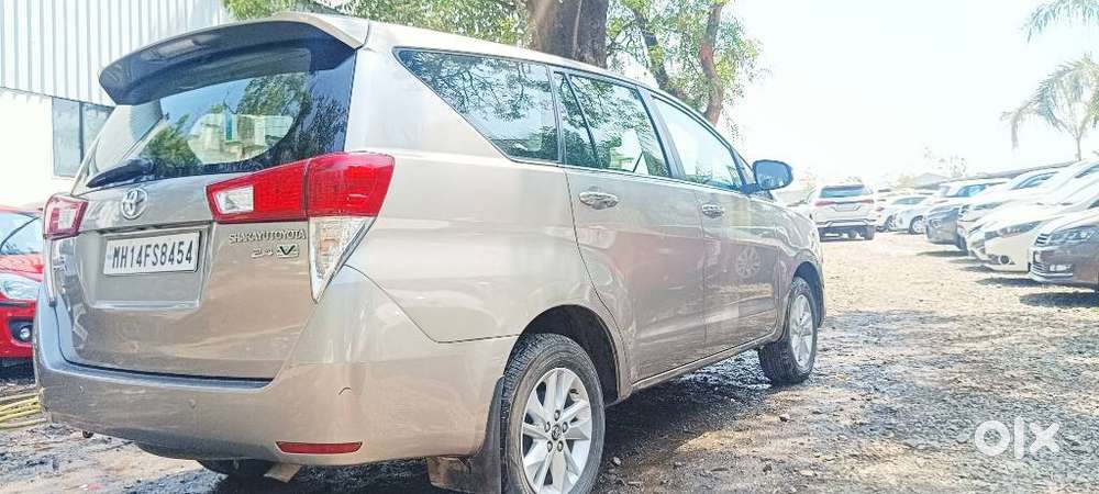 Toyota Innova Crysta 2.4 V, 2016, Diesel