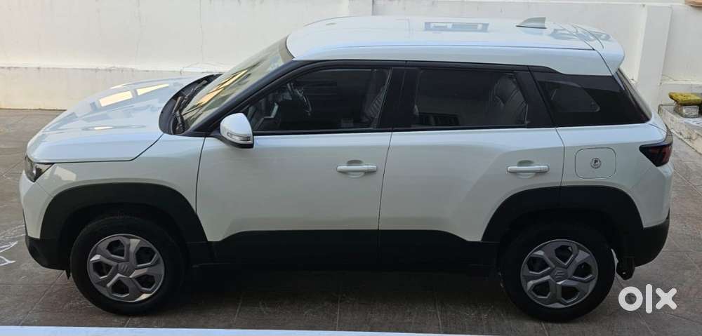 Maruti Suzuki Brezza 1.5 Vxi Cng, 2024, Cng & Hybrids