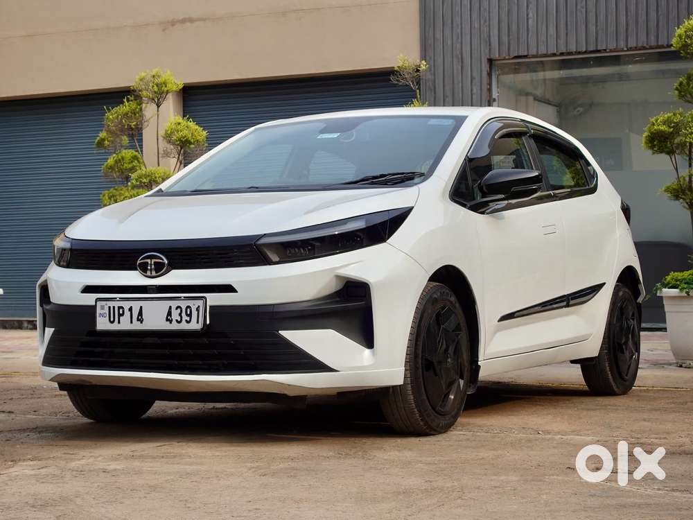 Tata Altroz, 2025, Petrol