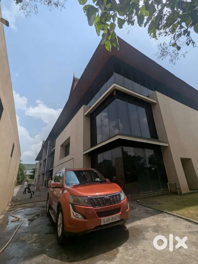 Mahindra Xuv500 2016 Diesel, Push Start,and Sunroof