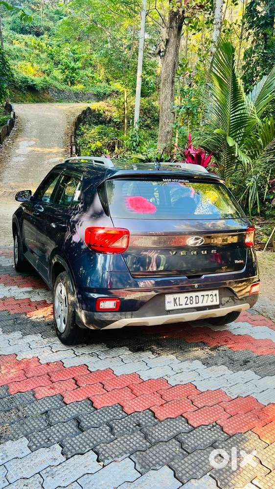 Hyundai Venue 2019 Petrol 45000 Km Driven