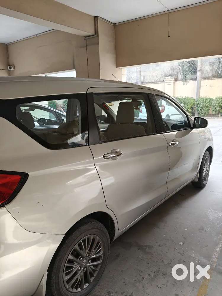 Ertiga Top Model Well Maintained Doctor Driven