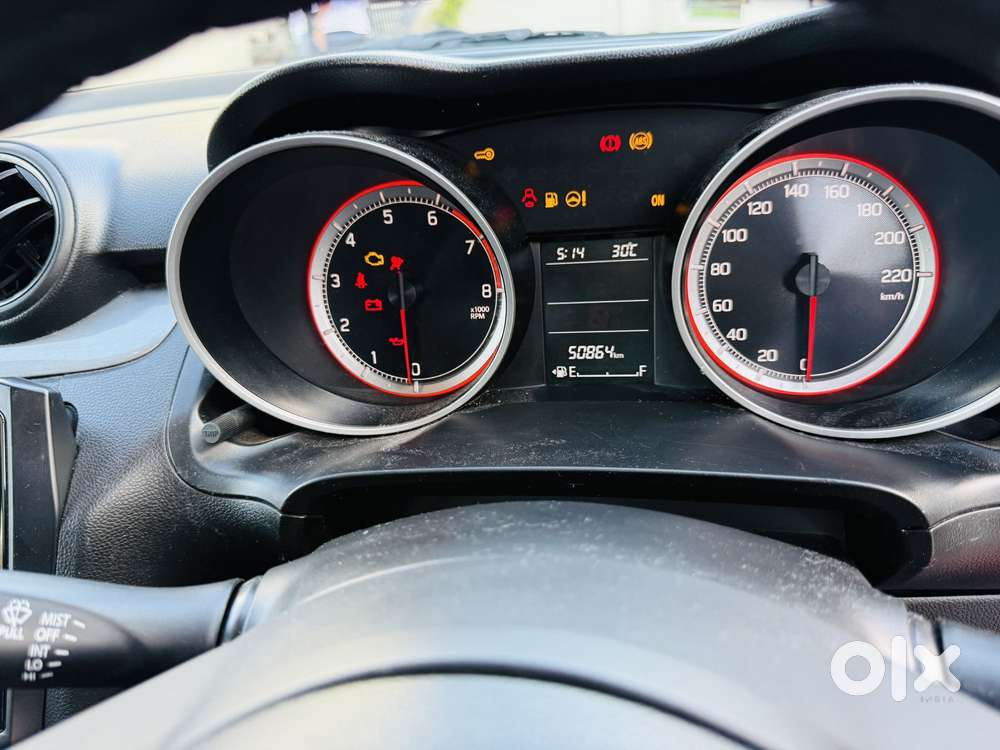 Maruti Suzuki Swift Vvt Zxi, 2018, Petrol