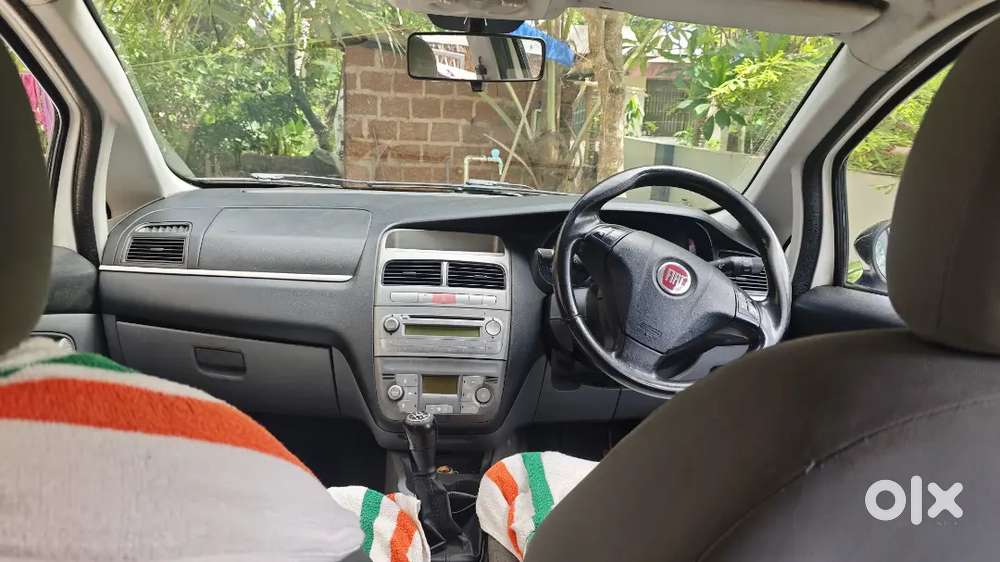 Fiat Punto 2012 Diesel 80000 Km Driven