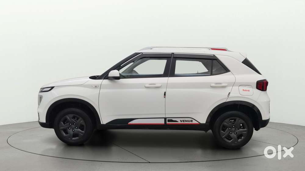 Hyundai Venue [2022-ongoing] 1.2 S, 2023, Petrol