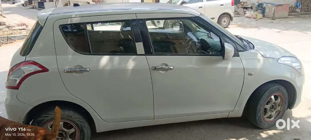 2012 Maruti Suzuki Swift Lxi पेट्रोल