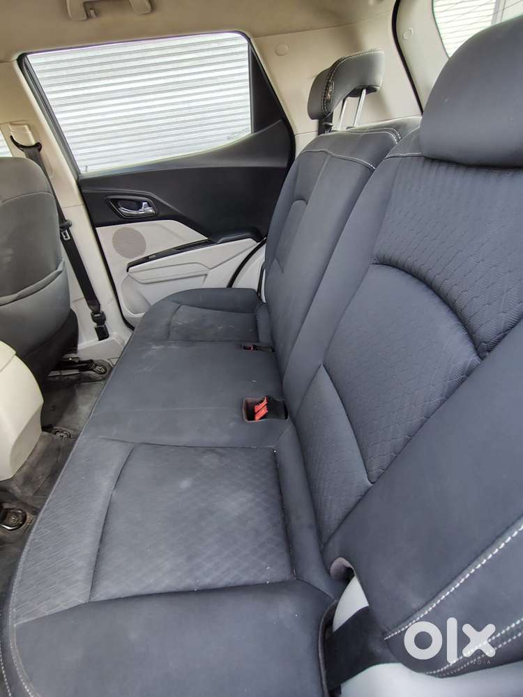 Mahindra Xuv300 W8, 2022, Petrol
