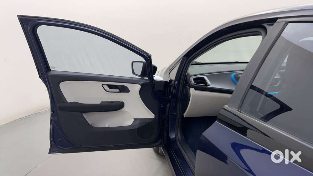 Tata Altroz Xz, 2023, Petrol