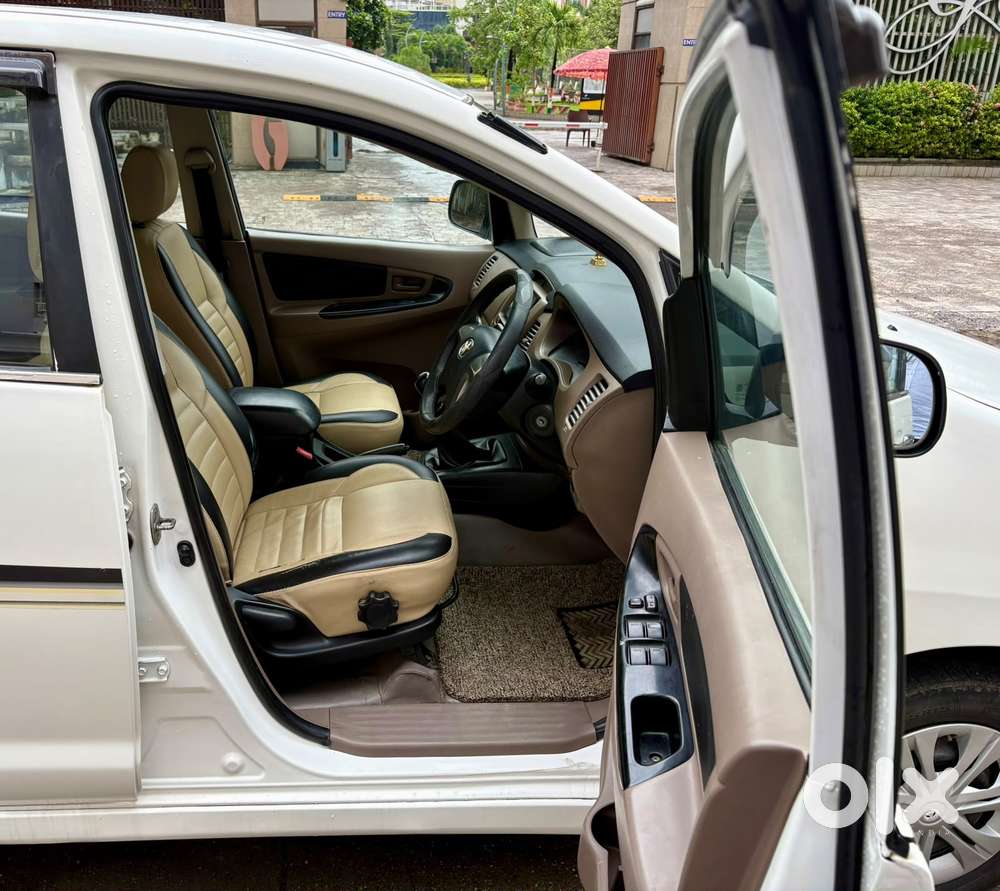 Toyota Innova 2.5 G (diesel) 8 Seater, 2015, Diesel