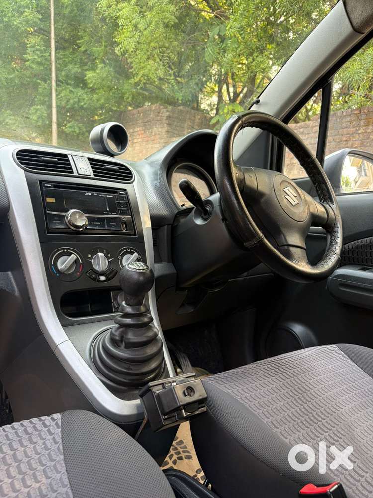 Maruti Suzuki Ritz Vxi, 2013, Petrol