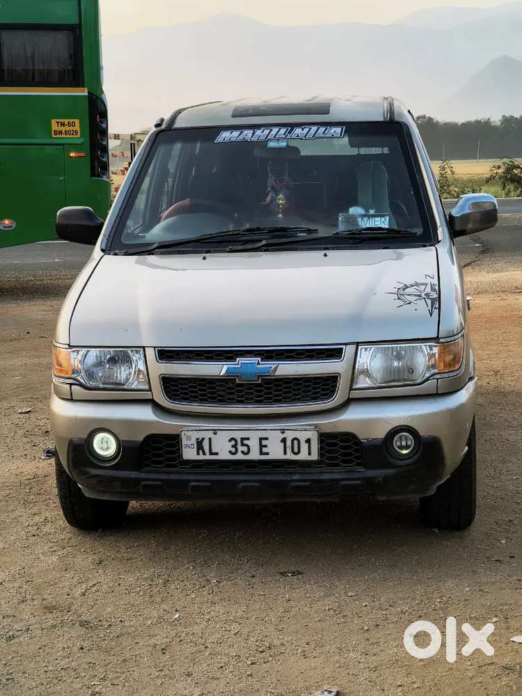 Chevrolet Tavera Neo 2013