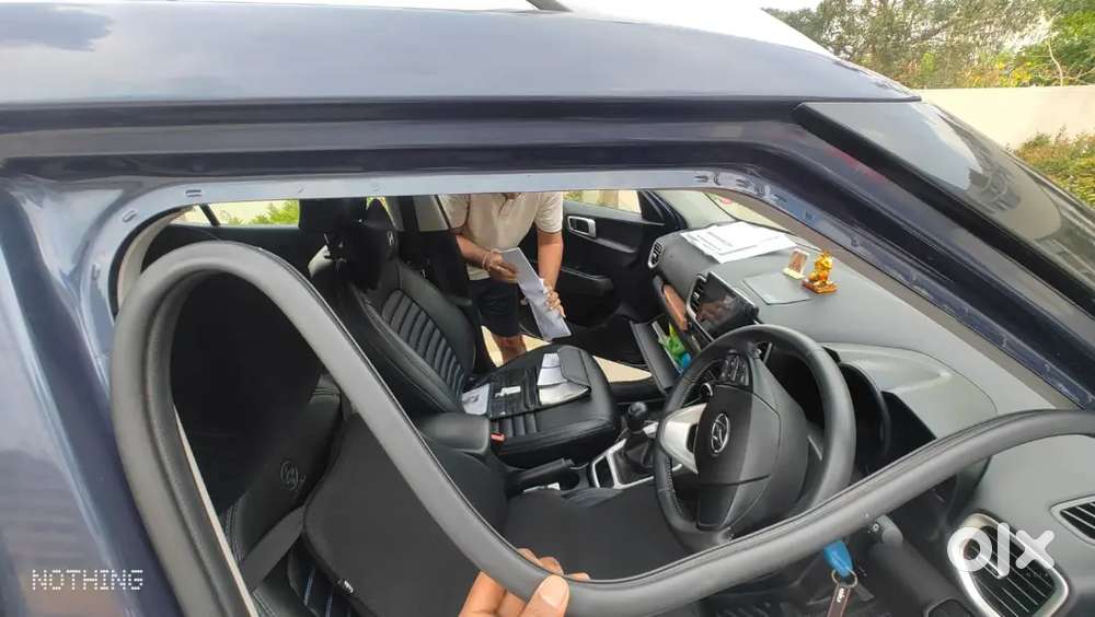 Hyundai Venue 2022 Splus Petrol 7700 Km Driven