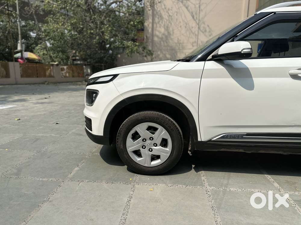 Hyundai Venue 1.2 S (o), 2022, Petrol