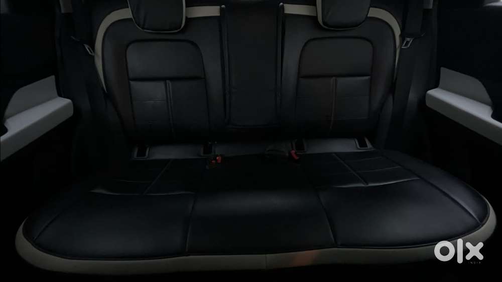 Tata Punch 1.2 Revotron Creative Amt Dual Tone, 2022, Petrol