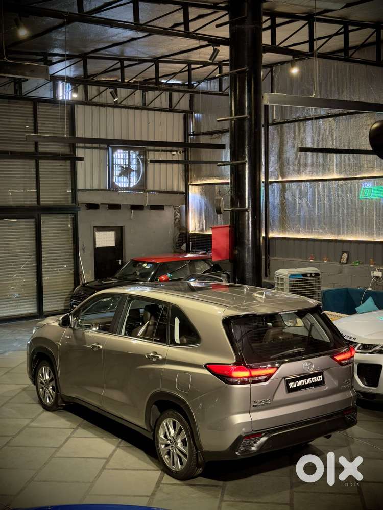 Toyota Innova Hycross 2.0 Zx (o) Hybrid 7 Str, 2023, Petrol