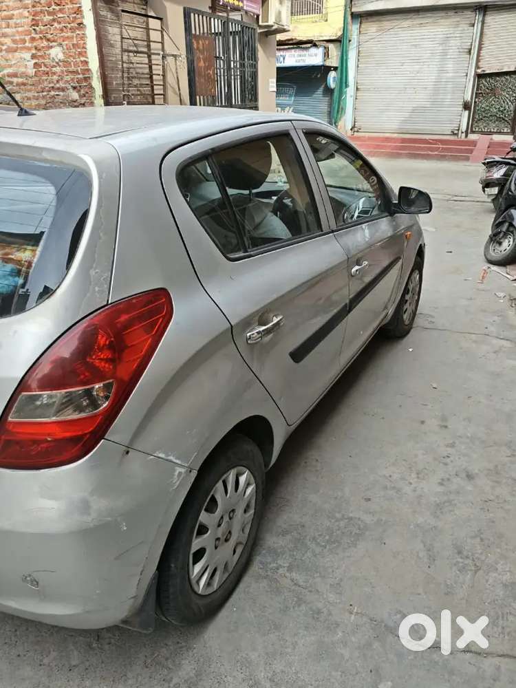 Good Condition  Hyundai I20 Magna 2011 With Manual Transmission