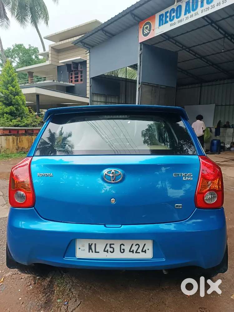 Toyota Etios Liva 2011 Petrol Car