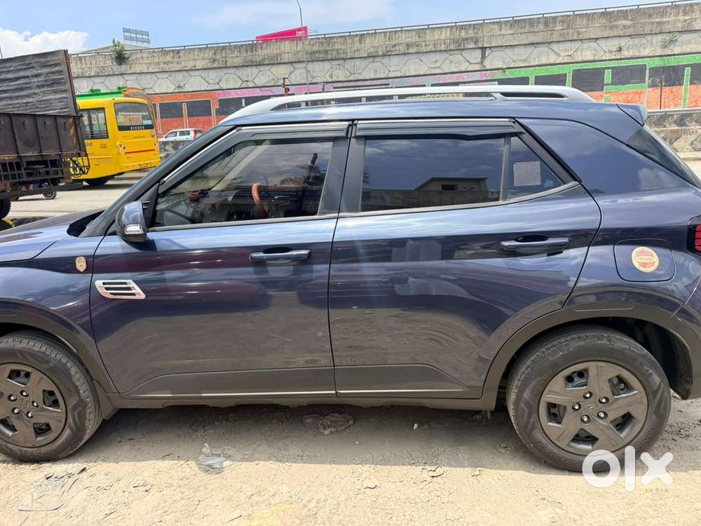 Hyundai Venue Petrol 2023