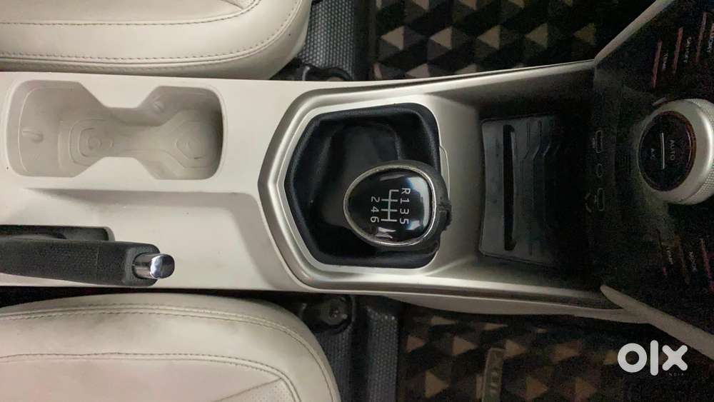 Mahindra Xuv300 W8 Option, 2021, Petrol