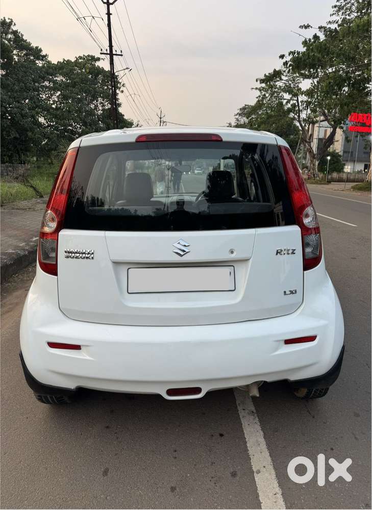 Maruti Suzuki Ritz Lxi, 2013, Petrol
