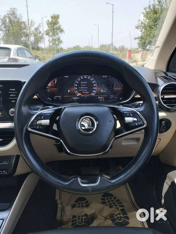 Skoda Slavia 1.0 Tsi Style At, 2023, Petrol