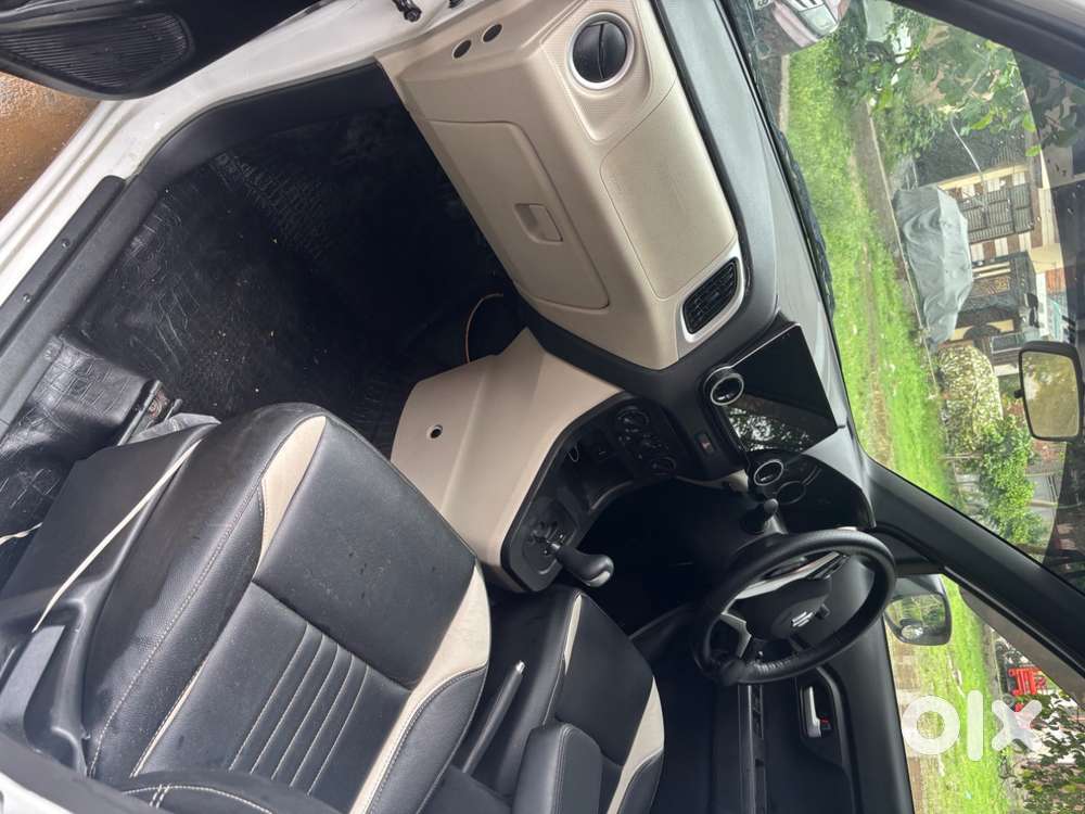 New Car Zxi Automatic With Led Screen And Flouring