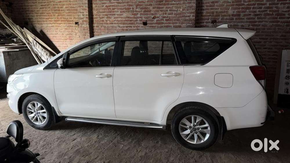 Toyota Innova Crysta 2018 Diesel Well Maintained