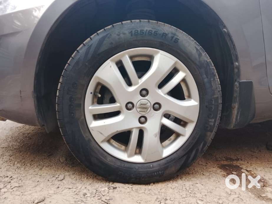 Maruti Suzuki Swift Dzire 1.2 Zxi Bsiv, 2014, Petrol