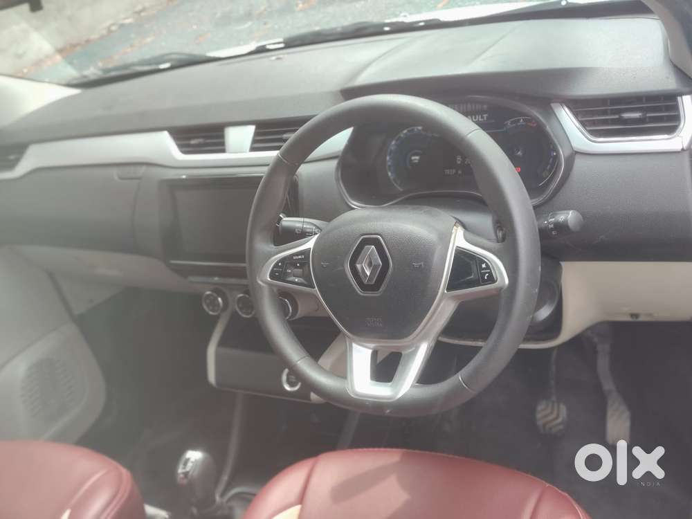 Renault Triber Rxz, 2023, Petrol