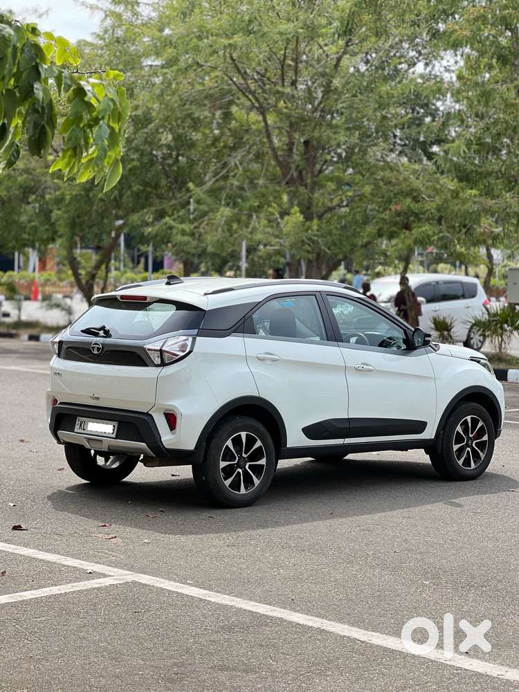 Tata Nexon 1.2 Revotron Xza Plus, 2020, Petrol