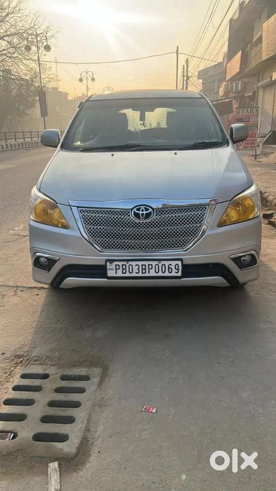 Toyota Innova 2014
