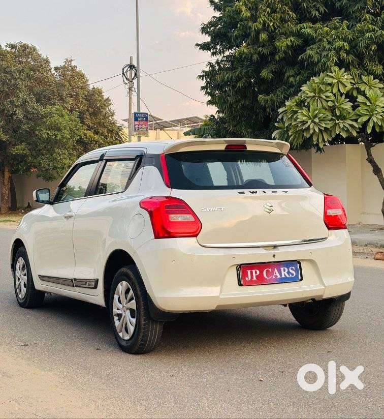 Maruti Suzuki Swift Vxi + Manual, 2022, Petrol