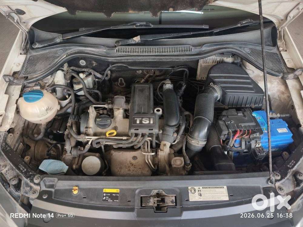 Volkswagen Vento 1.2 Tsi Highline At, 2015, Petrol