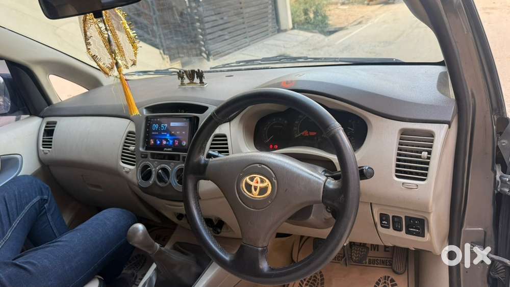 Innova 2011 Second Owner Diesel