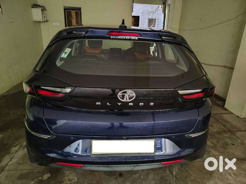 Tata Altroz Xms Petrol  Sunroof  15000 Km