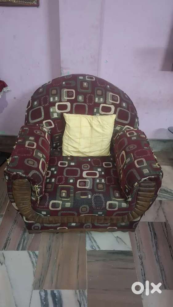 Selling for two sets of sofa