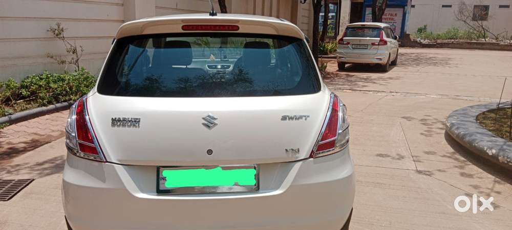 Maruti Suzuki Swift Vxi Optional, 2016, Petrol