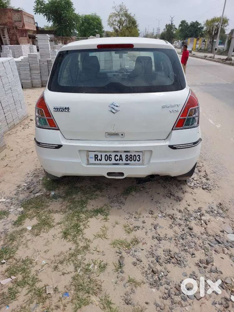 Maruti Suzuki Swift Lxi 2010